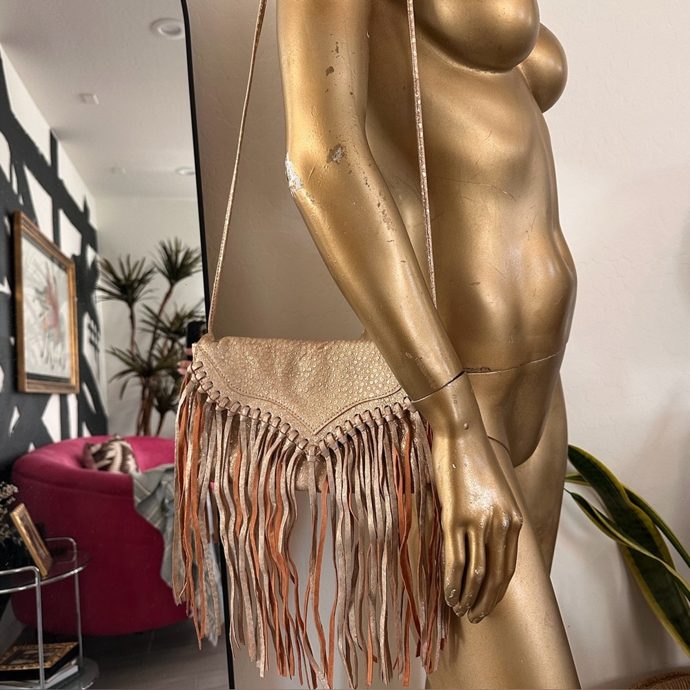 NWT SUSAN FARBER EMBOSSED METALLIC SHOULDER BAG W/ FRINGE